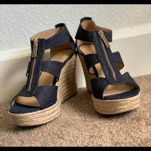 Micheal Kors Summer wedge size 7